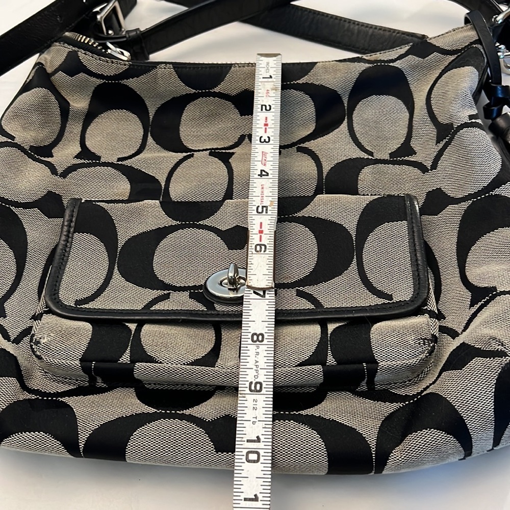 Coach Vintage Shoulder Bag with Signature C's in Light Gray and Black - Picture 7 of 11